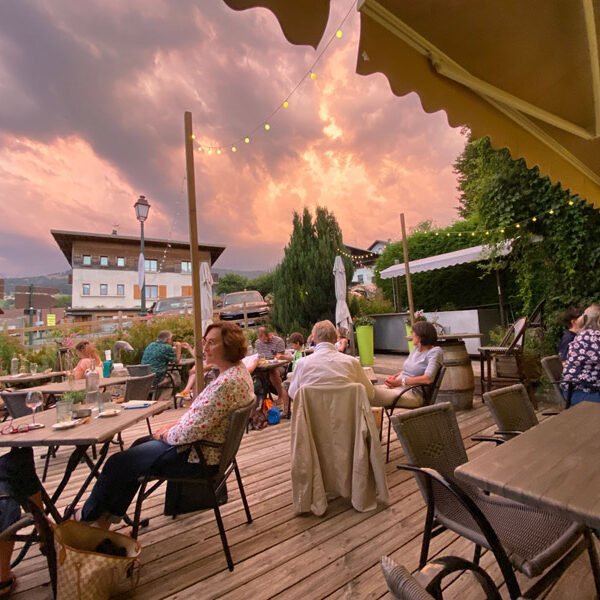 Terrasse du restaurant de l'Hôtel Le Coin Savoyard à Combloux en Haute Savoie près du Mont Blanc
