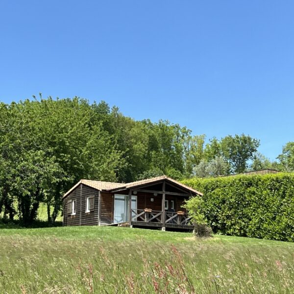 Camping Domaine de la Besse - Pyrénées - Ariège - Camon - Animaux acceptés - Chiens acceptés - EmmeneTonChien.com