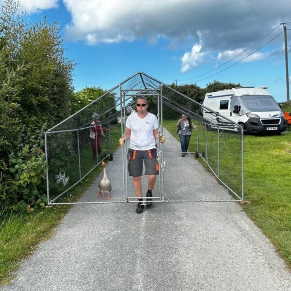 L'équipe àl'oeuvre pour l'aménagement du Camping La Ferme Du Bord de Mer dans le Cotentin au bord de la Manche en Normandie