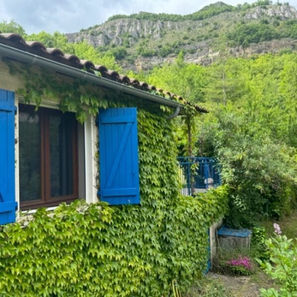 Gîtes la Maison d'Omélie en Aveyron à Tournemire proche de Millau en Occitanie