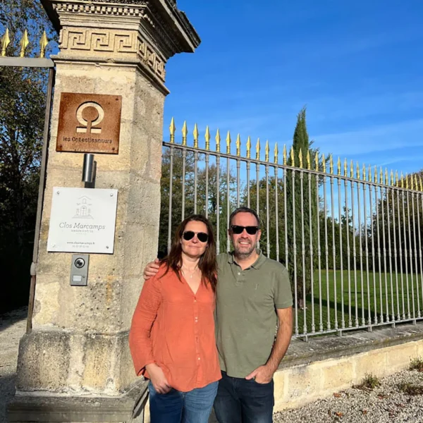 Les propriétaires de la Maison d'Hôtes Clos Marcamps entre Bordeaux et Blaye en Gironde en Nouvelle Aquitaine