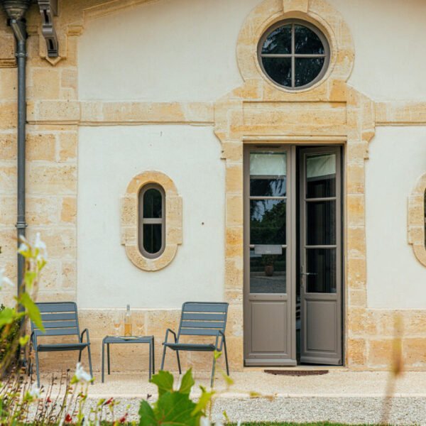 Terrasse à la la Maison d'Hôtes Clos Marcamps entre Bordeaux et Blaye en Gironde en Nouvelle Aquitaine