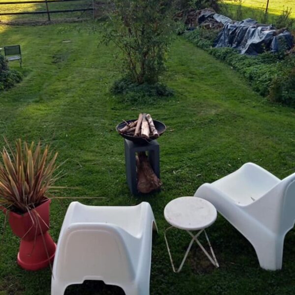 Jardin privatif des Gites Le Paddock du Bec en Normandie au Bec-Hellouin dans l' Eure