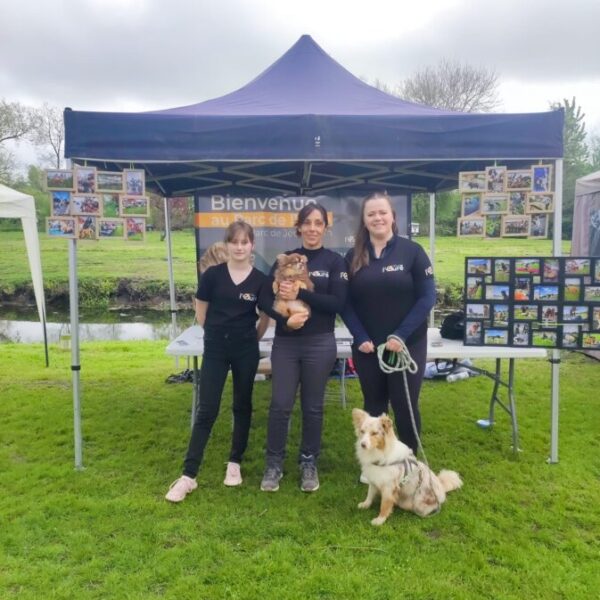 Equipe d'éducateurs canins du Centre Canin Le Parc de l'Aure avec Piscine pour chiens dans la Somme près d'Amiens à Saisseval