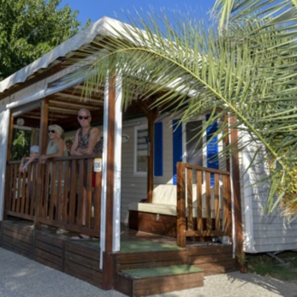 Chalet du Flower Camping Altéa à Vic la Gardiole dans l'Hérault près de Montpellier