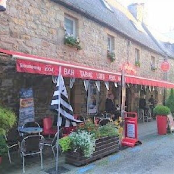 Terrasse du Bar le Calypso à Crozon en Bretagne dans le Finistère