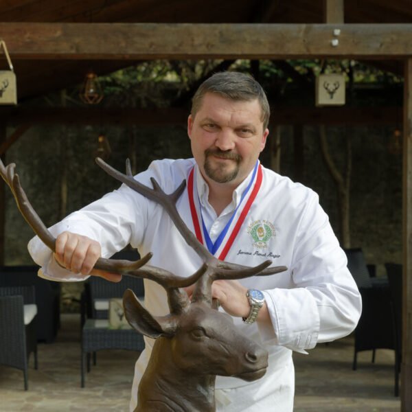 Maitre Restaurateur de l'Hôtel Restaurant Le Grand Cerf à Nonancourt près de Dreux dans l'Eure en Normandie