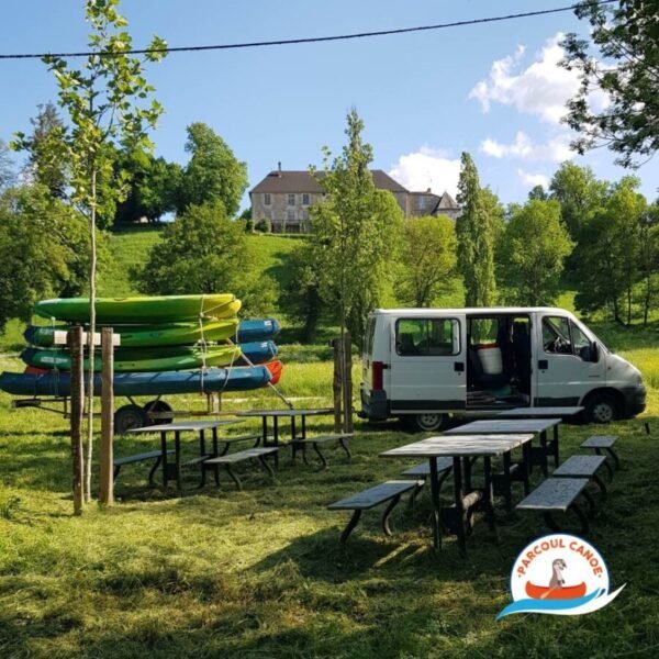 Aire de départ de la base Parcoul Canoe en Dordogne dans le Périgord en Nouvelle Aquitaine ( Ouverts toute l'année)