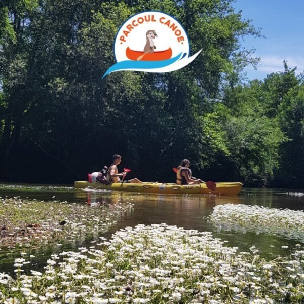 balade sur la rivière en fleurs avec Parcoul Canoe en Dordogne dans le Périgord en Nouvelle Aquitaine