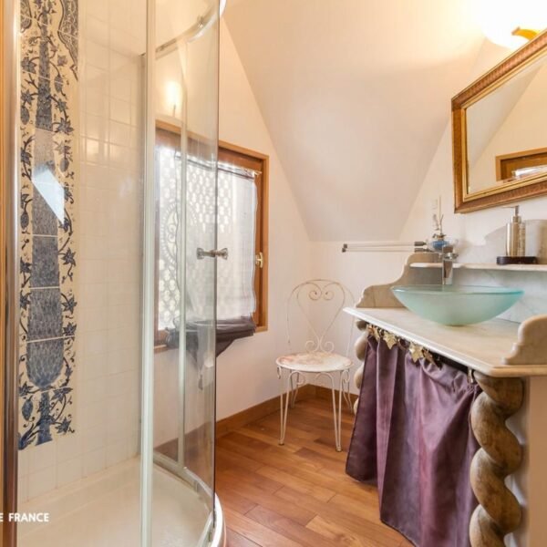 Salle de bain des Gites à Beauficel-en-Lyons en Normandie dans l'Eure
