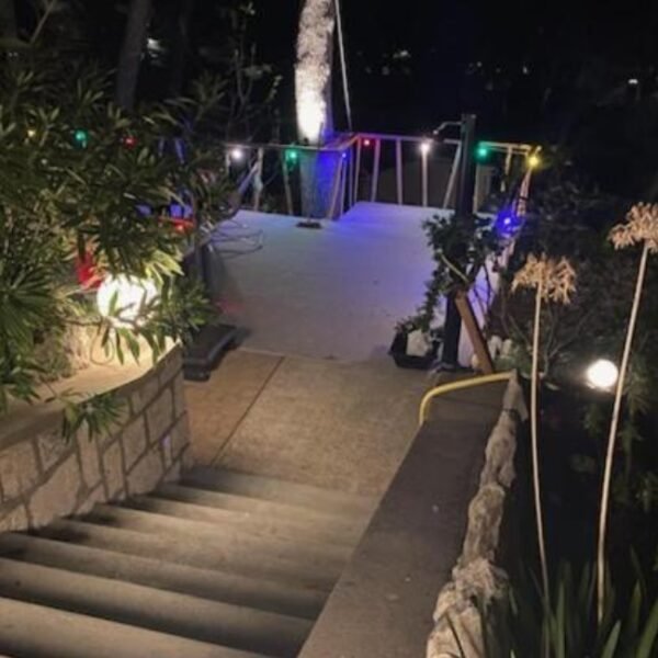 Terrasse la nuit de la Villa Nicole Location de Vacances à Carry le Rouet en Provence dans les Bouches du Rhône