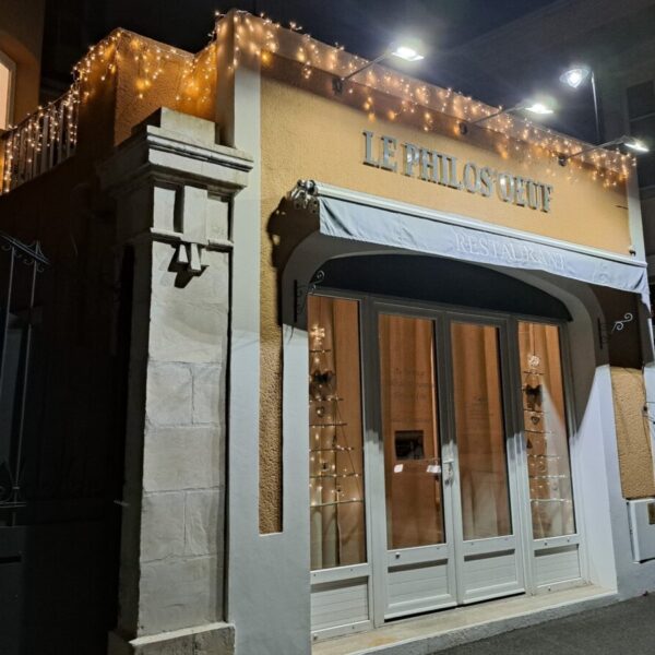 Façade du restaurant Le Philos'Oeuf dans l'Indre dans le Centre-Val de Loire à Châteauroux