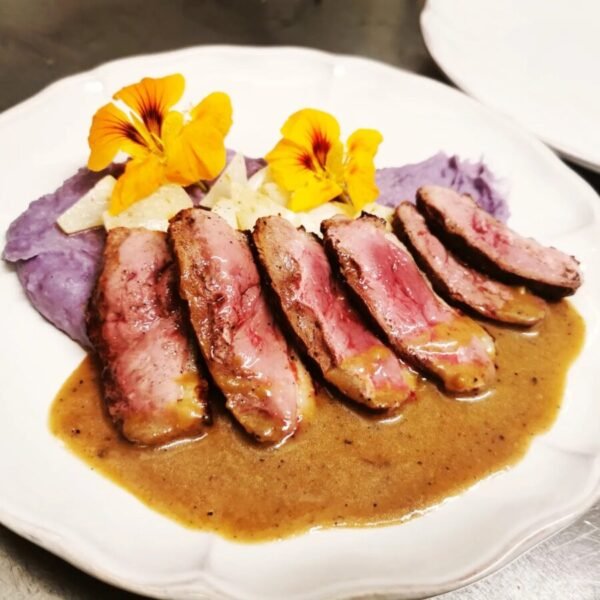 Assiette de boeuf du restaurant Le Philos'Oeuf dans l'Indre dans le Centre-Val de Loire à Châteauroux