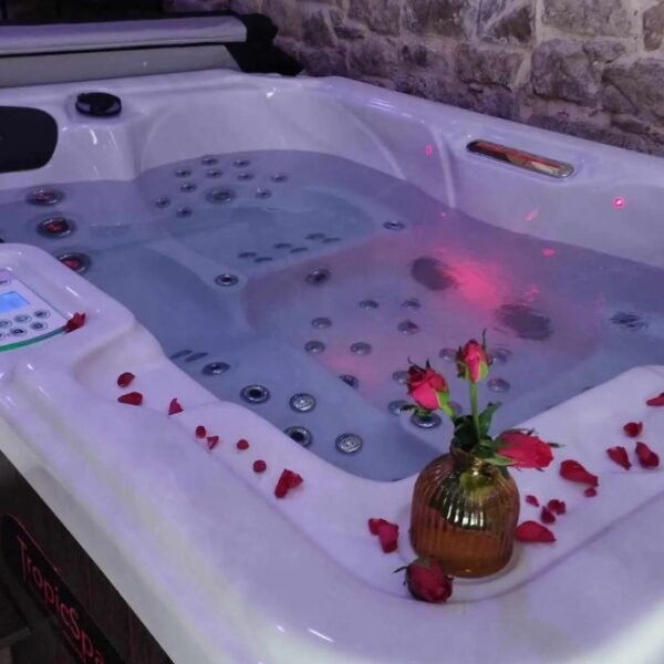 Jacuzzi pour un weekend en amoureux de la Chambre d'Hôtes By Atelier détente et Spa - Gironde - Nouvelle Aquitaine - Castets - Animaux acceptés - Chiens acceptés - EmmèneTonChien.com