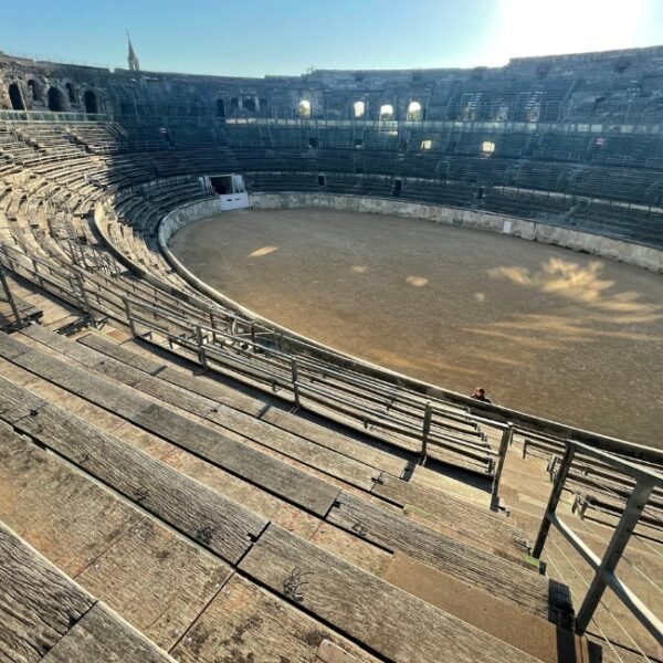 Vue depuis les gradins des Arènes de Nîmes dans le Gard en Occitanie à Nîmes