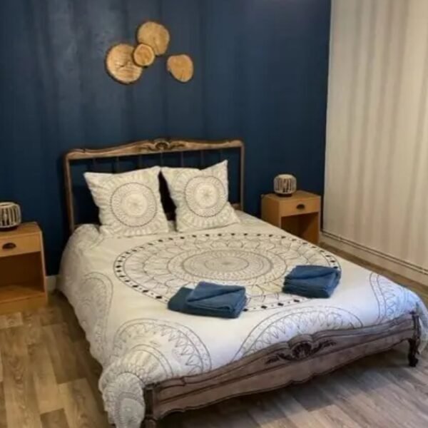 Chambre double bleue du haut AU CLOS DES ORMES en Bourgogne en Saône-et-Loire à Dompierre-les-Ormes