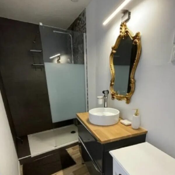 Salle de bain privative de la suite AU CLOS DES ORMES en Bourgogne en Saône-et-Loire à Dompierre-les-Ormes
