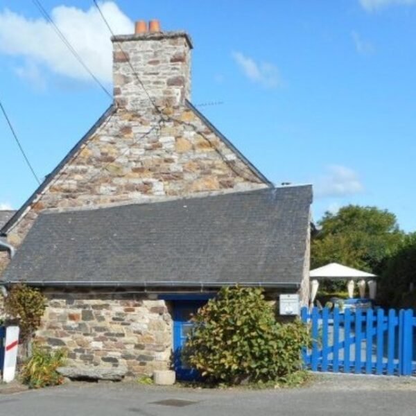 Façade du gîte de Kervalo, moderne et confort pour 4 en Côtes-d'Armor en Bretagne à Pontrieux