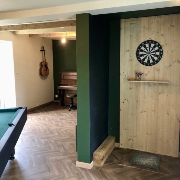 Lounge détente, billard et fléchette AU CLOS DES ORMES en Bourgogne en Saône-et-Loire à Dompierre-les-Ormes
