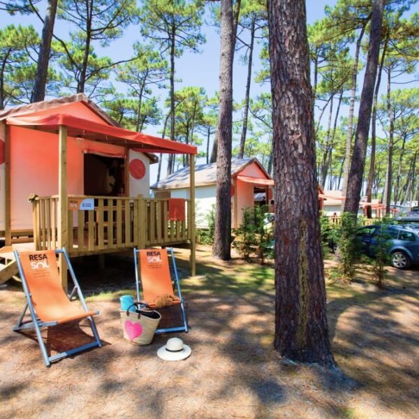 Hébergement insolite au Camping Le Vieux Port dans les Landes sur la Cote Atlantique à Messanges