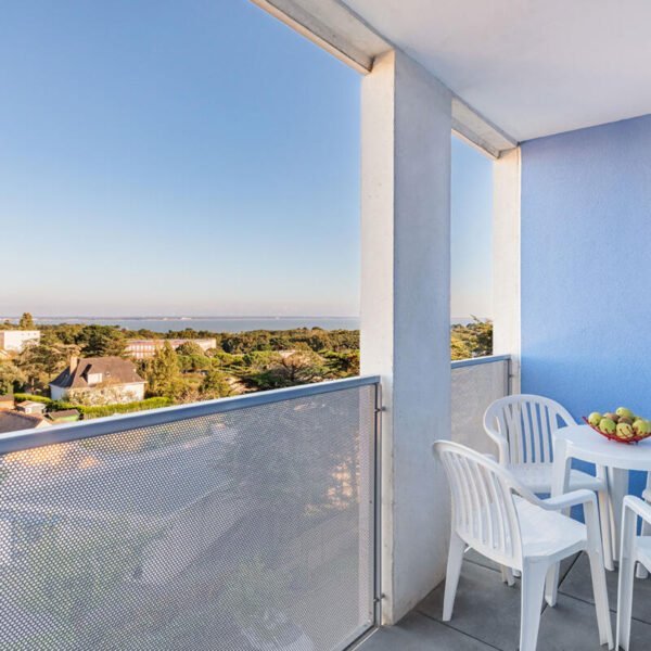 Vue de la terrasse de l'appart city saint nazaire océan