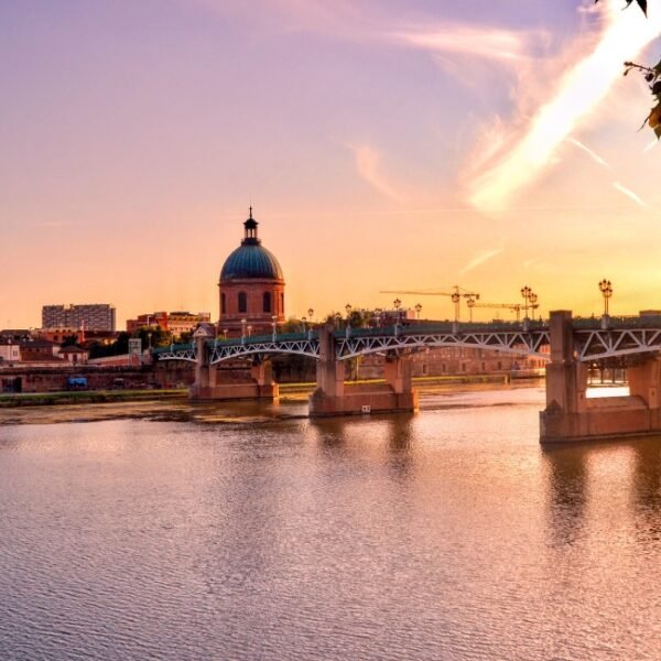 La ville de toulouse, pont et canal