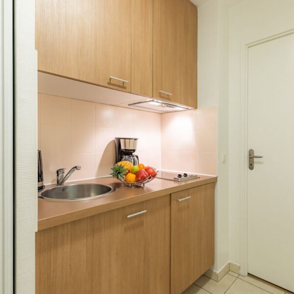 Kitchenette de l'Appart'city Toulouse Purpan