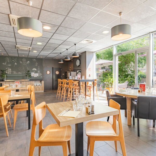 Salle de restaurant de l'Appart'City Confort Lyon Cité Internationale dans le Rhône en Auvergne Rhône Alpes