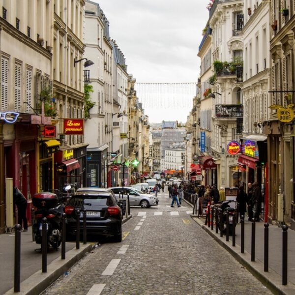 La rue des Martyrs de l' Hôtel Clauzel à Paris en Île-de-France