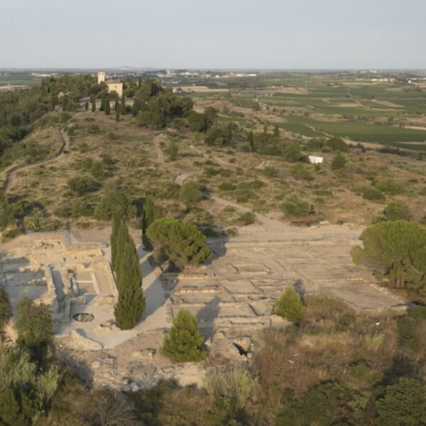 Photo prise du site du musée et de L'Oppidum d'Ensérune dans l'Hérault en Occitanie à Nissan-lez-Ensérune