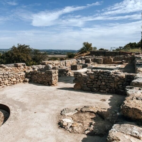 Photo d'un des quartiers de L'Oppidum d'Ensérune dans l'Hérault en Occitanie à Nissan-lez-Ensérune