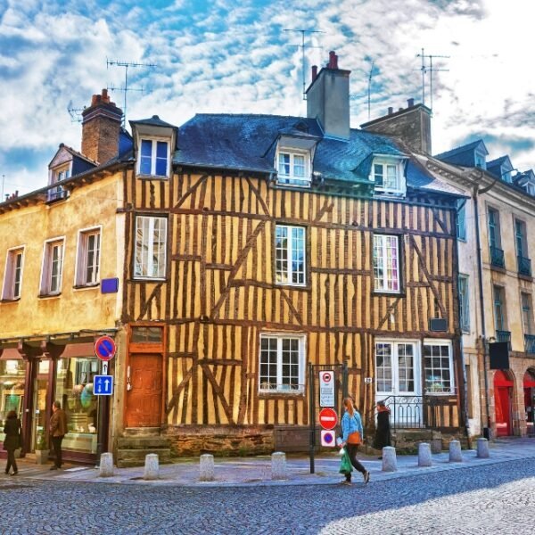 Une maison à Colombage à Rennes proche de l'Appart'City Confort Rennes Cesson Sévigné *** à Rennes en Ille-et-Vilaine en Bretagne