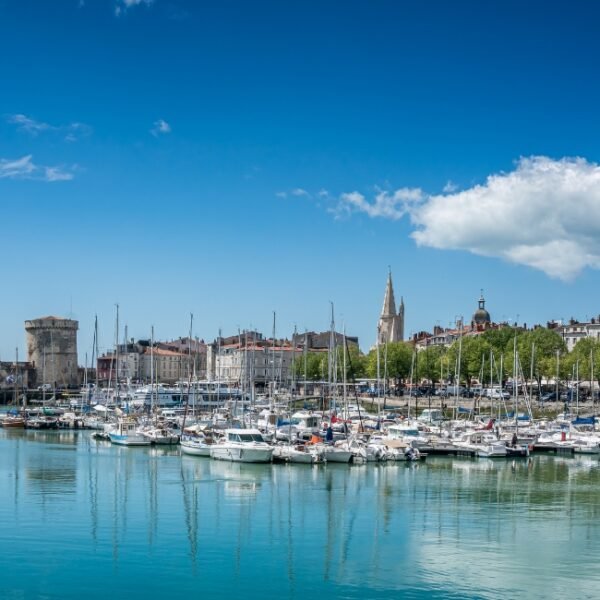 Le vieux port de La Rochelle, proche de l'Appart'City Classic La Rochelle Centre à La Rochelle en Charente-Maritime en Nouvelle-Aquitaine