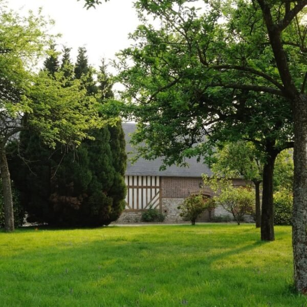 Parc du domaine de Calvados Roger Groult à Valorbiquet dans le Calvados en Normandie