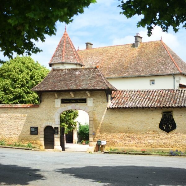 La façade du Château Chardonnay à Chardonnay en Saône-et-Loire en Bourgogne-Franche-Comté