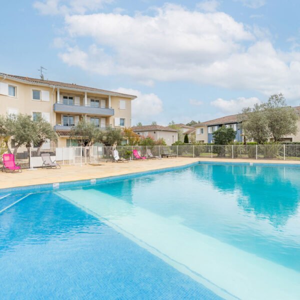 Piscine de l'Appart'City Classic Bordeaux Saint Jean d'Illac en Gironde en Nouvelle Aquitaine