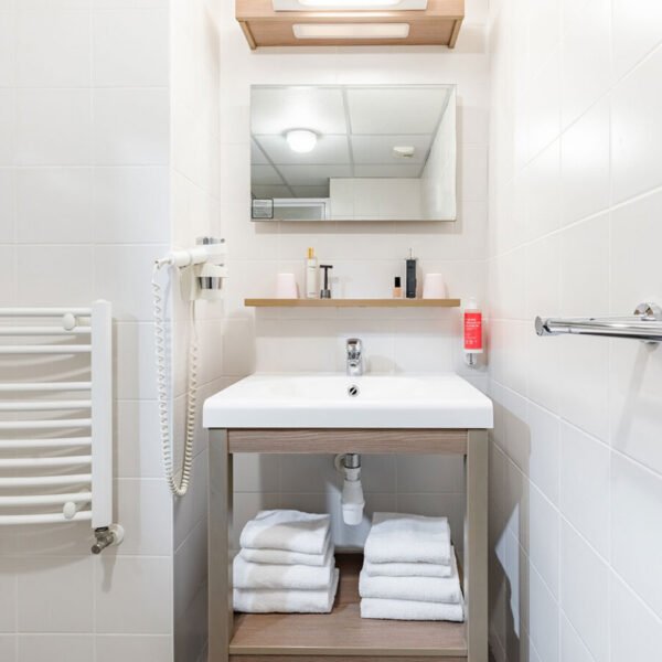 La salle de bain d'un appartement de l'Appart'City Confort Angers *** à Angers en Maine-et-Loire dans les Pays de la Loire