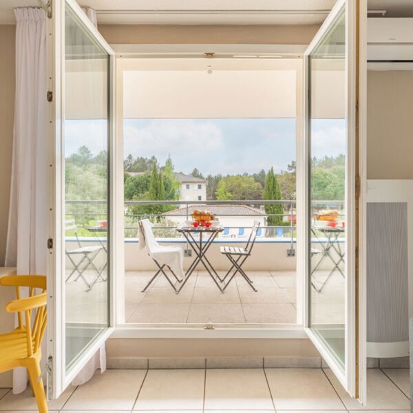 Terrasse d'un appartement de l'Appart'City Classic Bordeaux Saint Jean d'Illac en Gironde en Nouvelle Aquitaine