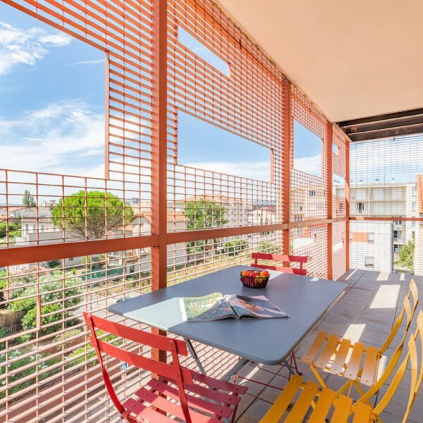 Terrasse d'un appartement de l'Appart’City Classic Montélimar dans la Drôme en Rhône Alpes