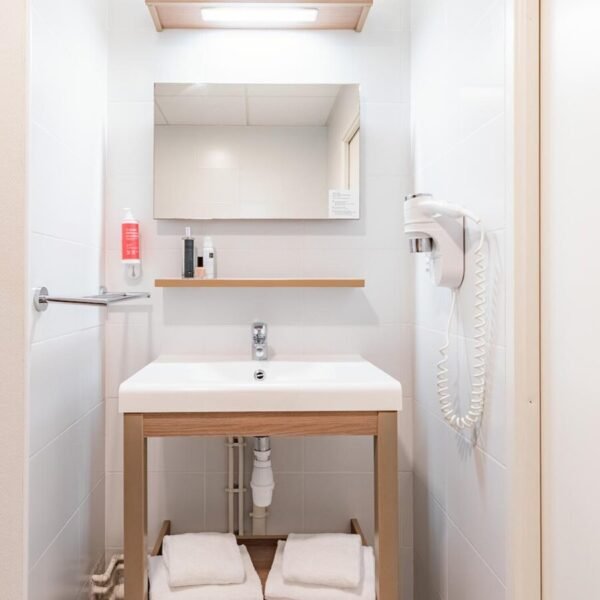 Salle de bain de l'Appart'City Confort Perpignan Centre Gare dans les Pyrénées Orientales en Occitanie