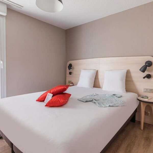 Grande chambre à l'Appart'City Confort Montpellier Saint-Roch dans l'Hérault en Occitanie