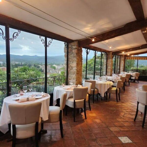 Salle du Restaurant Gastronomique Le Château d'Argens à Les Arcs sur Argens près de Draguignan dans le Var