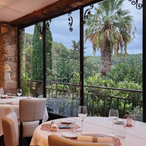 Salle du Restaurant Gastronomique Le Château d'Argens à Les Arcs sur Argens près de Draguignan dans le Var