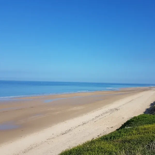 La plage à proximité du gîte Les Mouettes à Les moitiers-d'Allonne dans la Manche en Normandie