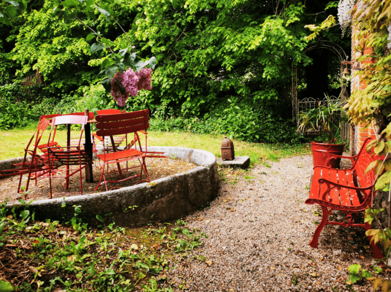 La jardin de la Tisanerie du Gîte La Jardinerie à Aumeville-Lestre dans la Manche en Normandie