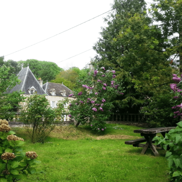 La jardin du Gîte La Jardinerie à Aumeville-Lestre dans la Manche en Normandie