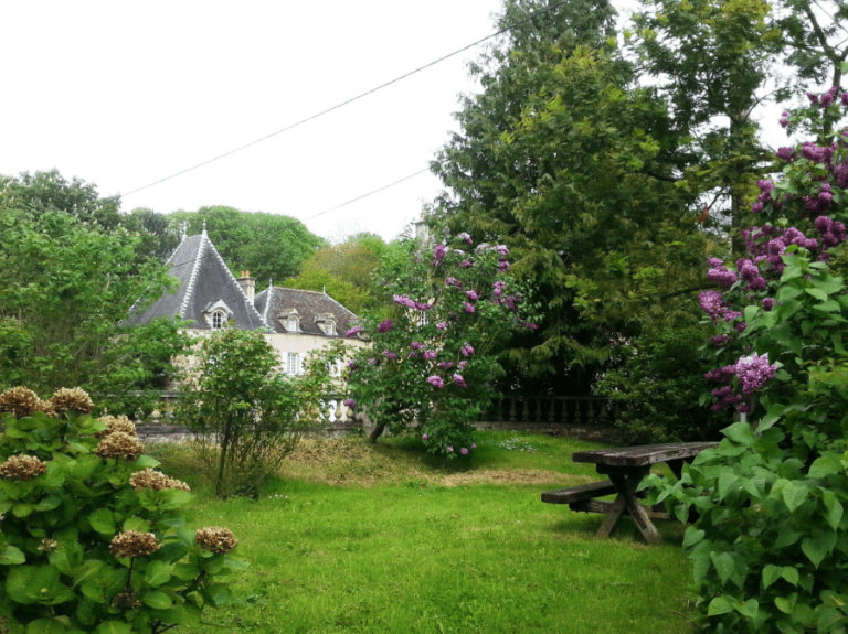 La jardin du Gîte La Jardinerie à Aumeville-Lestre dans la Manche en Normandie