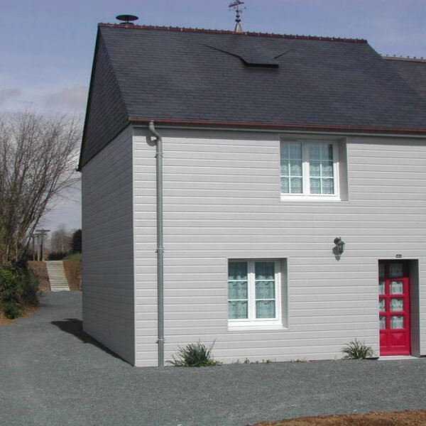 Façade du Gîte du Voisin à Gratot dans la Manche en Normandie