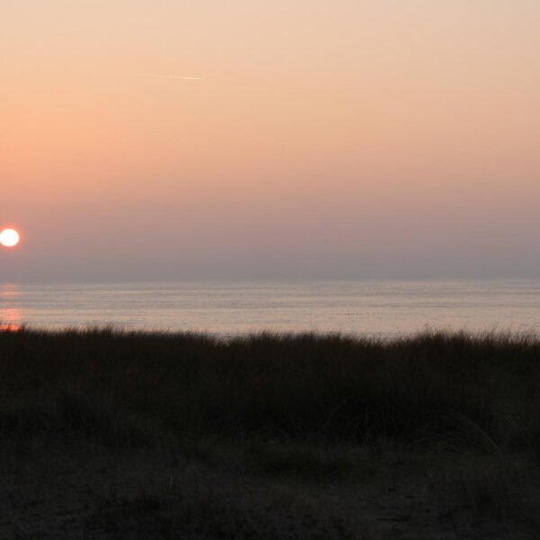 Coucher de soleil à Gouville-sur-Mer. à proximité du Gîte du Voisin à Gratot dans la Manche en Normandie