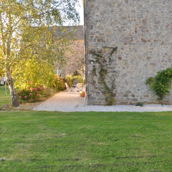 Les extérieurs des Chambres d'hôtes La Ferté à Saint-Floxel dans la Manche en Normandie